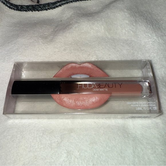 HUDA BEAUTY Demi Matte Cream Lipstick in Day Slayer - Picture 2 of 6